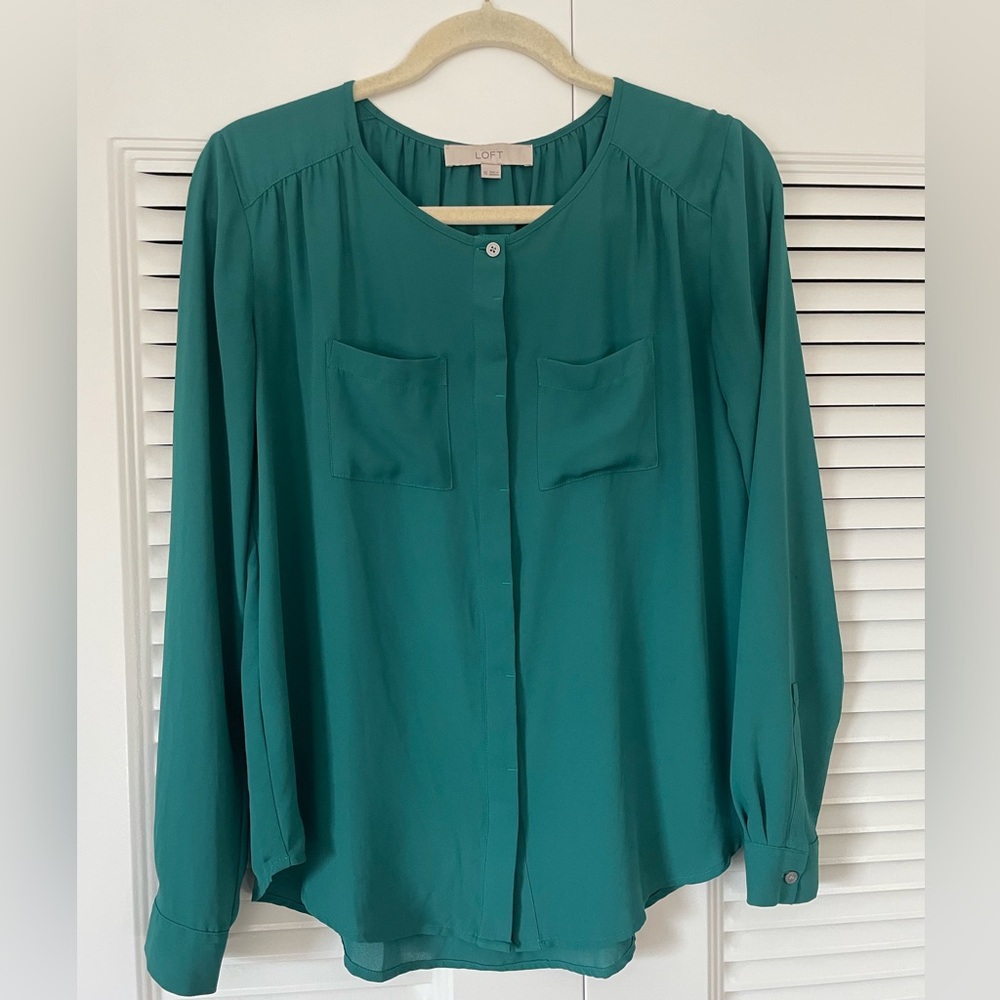 Loft Green Long Sleeve Flowy Top, Size XS.